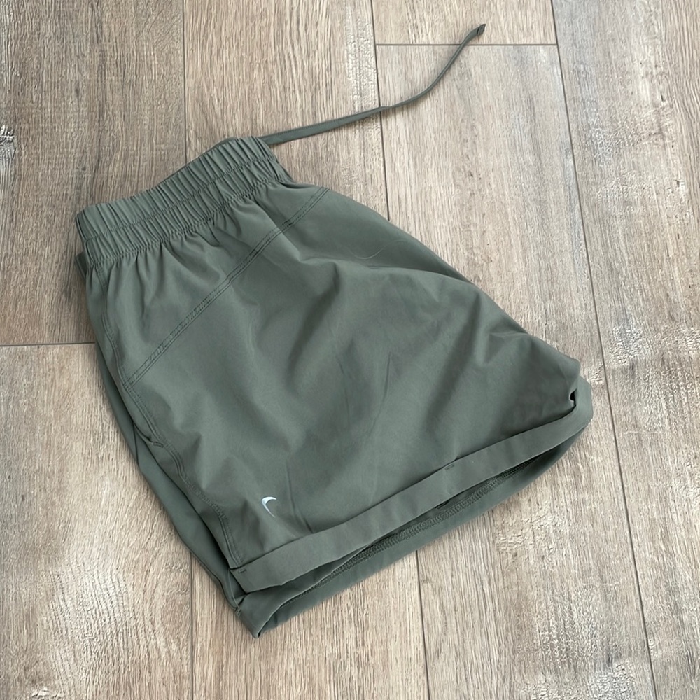 ZYIA olive green summer shorts